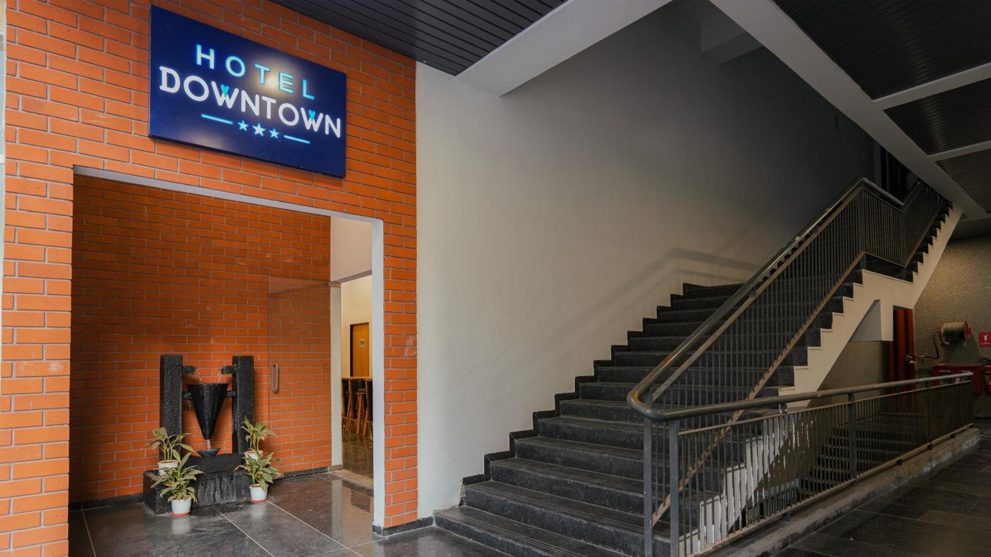 Hotel Downtown Гандинагар Экстерьер фото